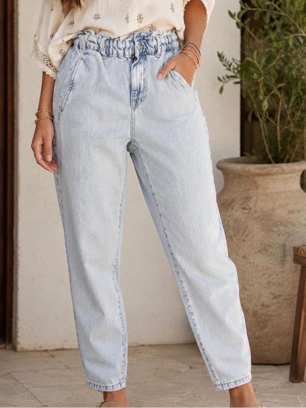 Zara Womens High Rise Paperbag Waist
Tapered Jeans Light Wash Blue Size US 10